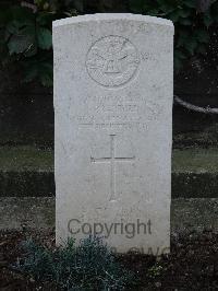 Salonika (Lembet Road) Military Cemetery - Bradford, Thomas